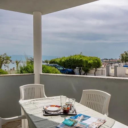 Apartment By The Sea - 21555