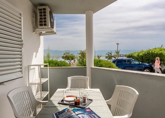 Apartment By The Sea - 21555 Vir